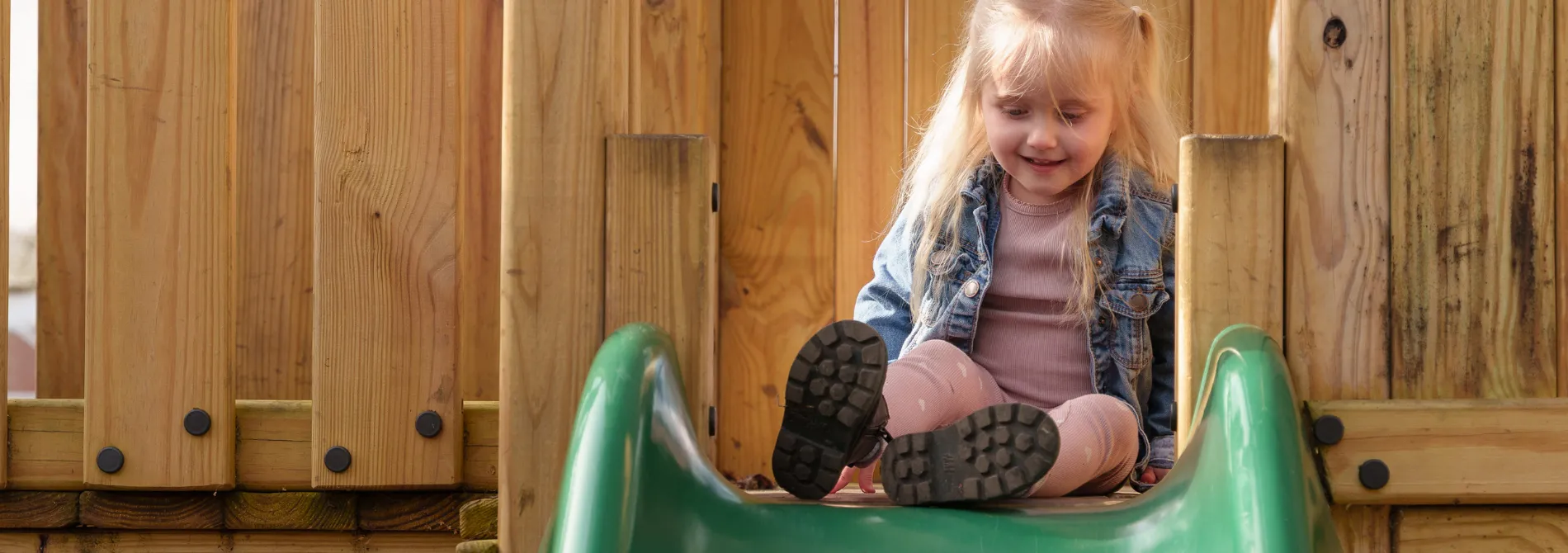 High quality<br>bespoke playgrounds slider image